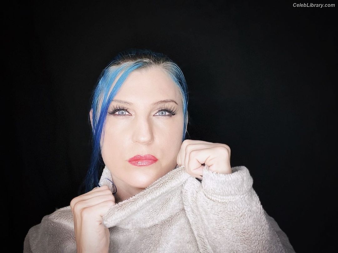 Leva Bates photo 22 of 103