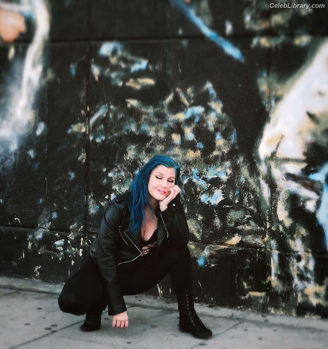Leva Bates photo 3 of 103