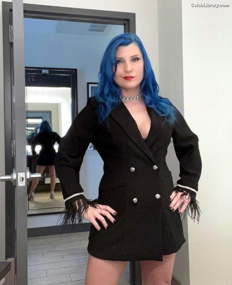 Leva Bates photo 24 of 103