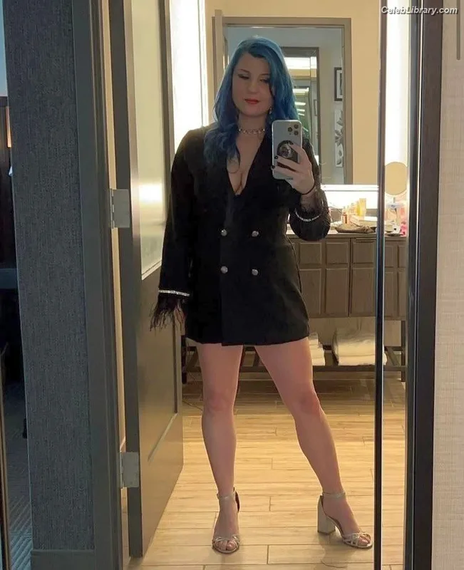 Leva Bates photo 2 of 103