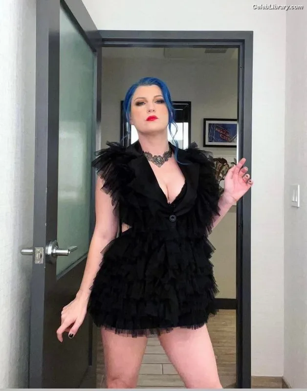 Leva Bates photo 5 of 103