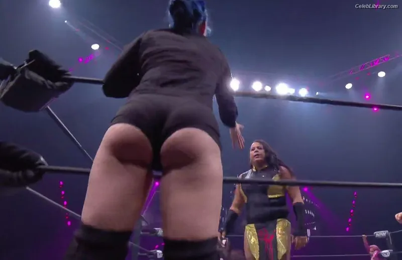 Leva Bates photo 7 of 103