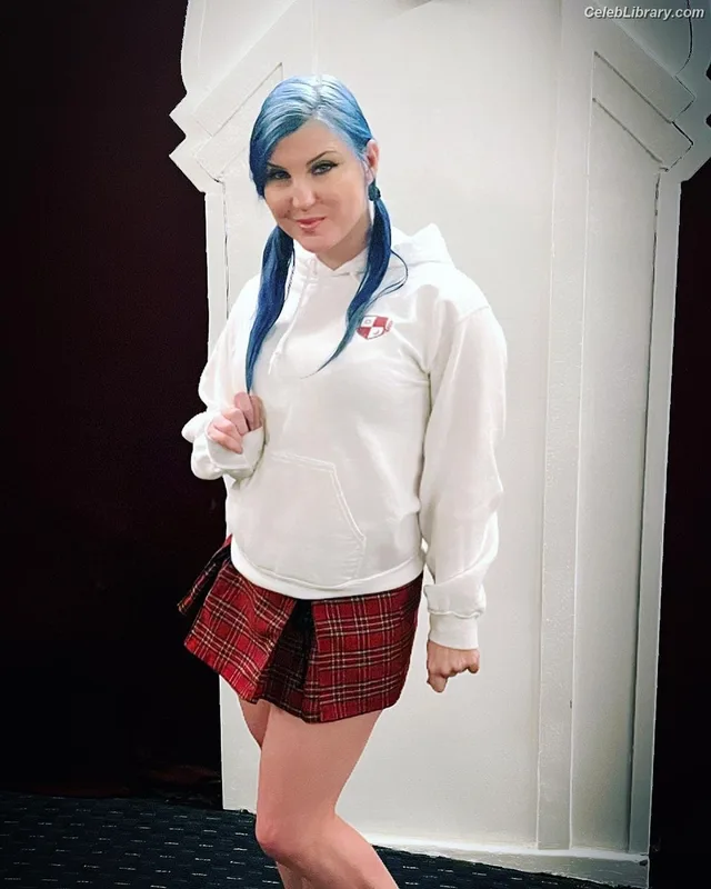 Leva Bates photo 15 of 103