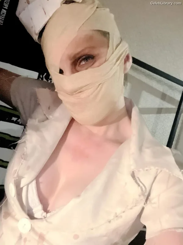 Leva Bates photo 7 of 103