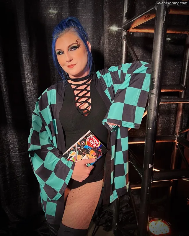 Leva Bates photo 15 of 103
