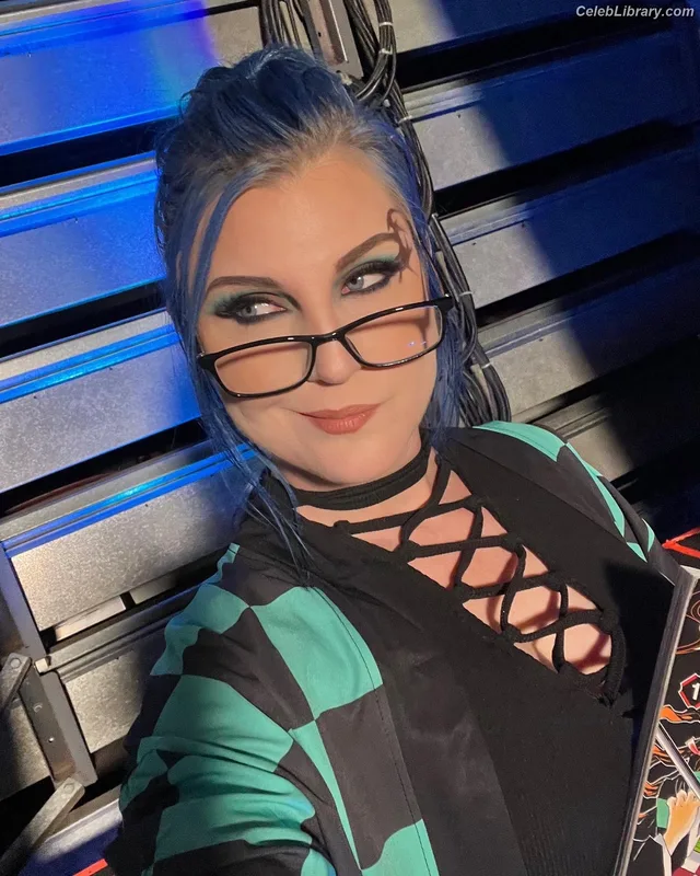 Leva Bates photo 16 of 103