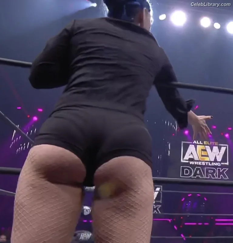 Leva Bates photo 22 of 103