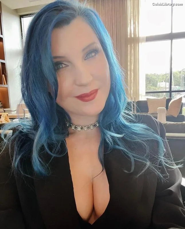 Leva Bates photo 24 of 103