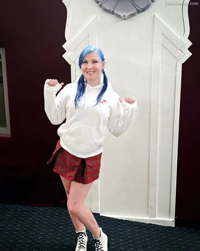 Leva Bates photo 4 of 103