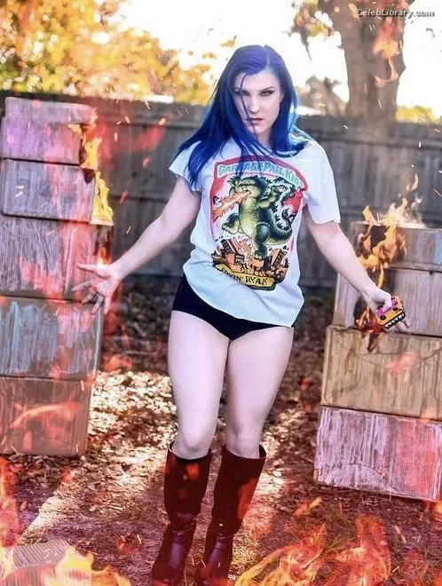 Leva Bates photo 5 of 103