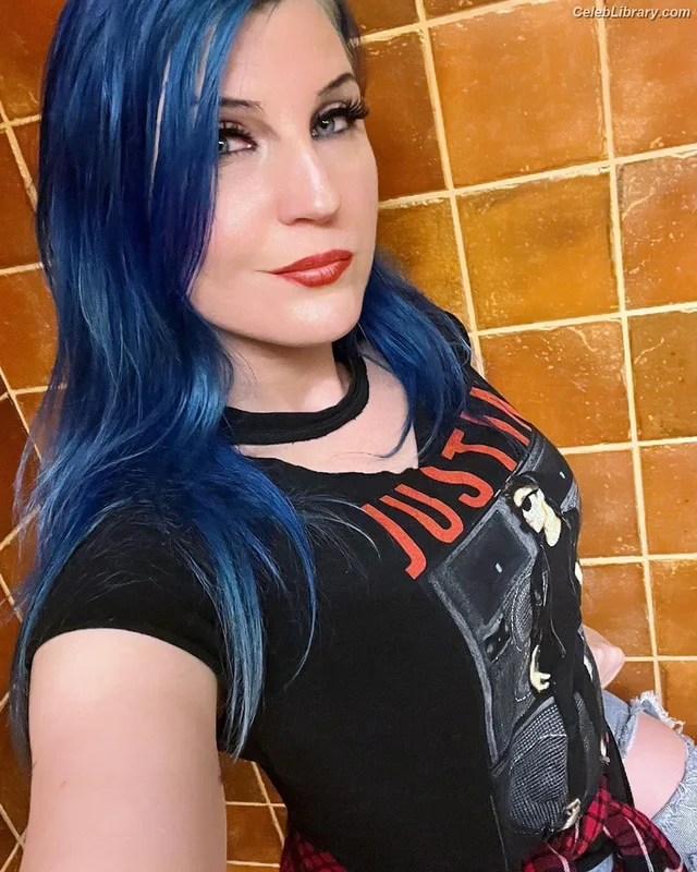 Leva Bates photo 15 of 103