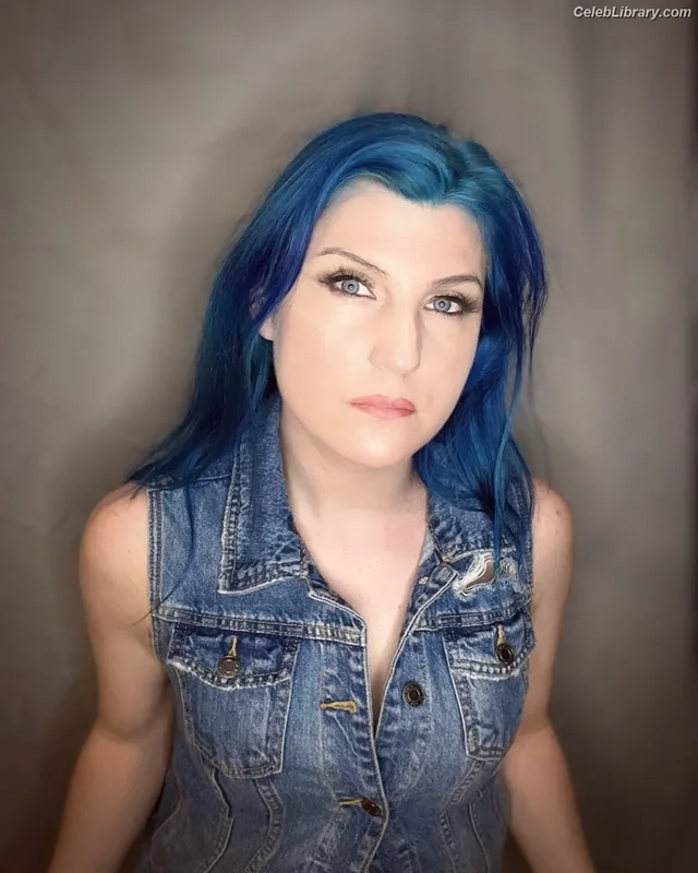 Leva Bates photo 17 of 103