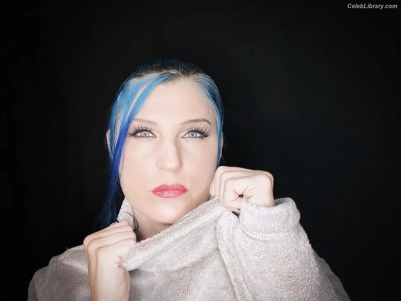 Leva Bates photo 22 of 103