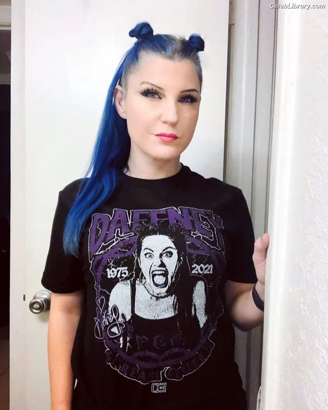 Leva Bates photo 4 of 103