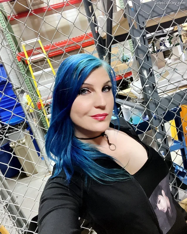 Leva Bates photo 12 of 103