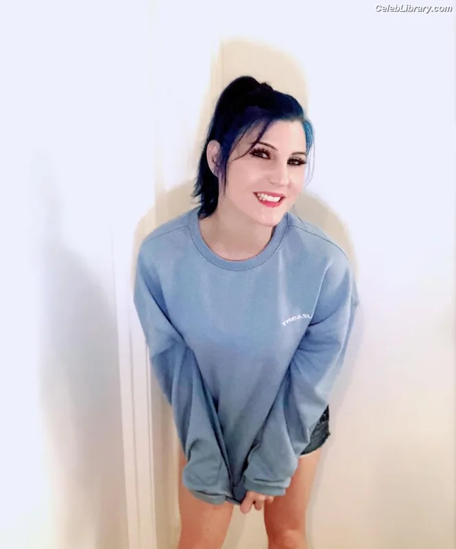 Leva Bates photo 15 of 103