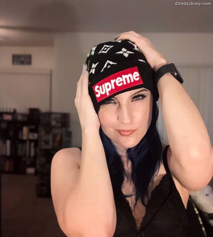 Leva Bates photo 19 of 103