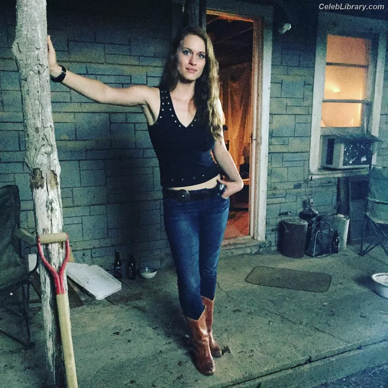 Leven Rambin photo 8 of 215