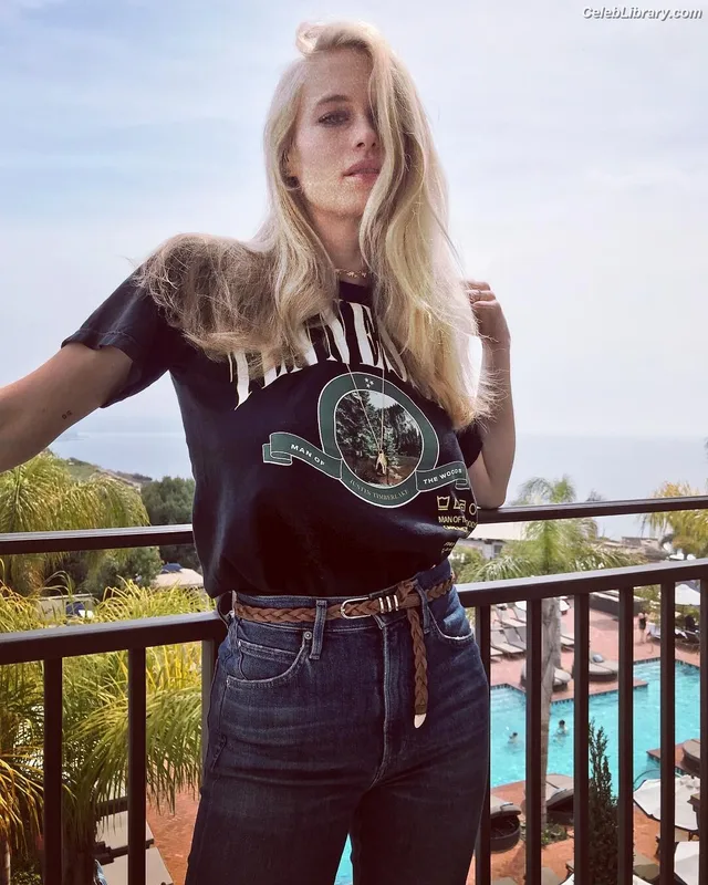 Leven Rambin photo 9 of 215
