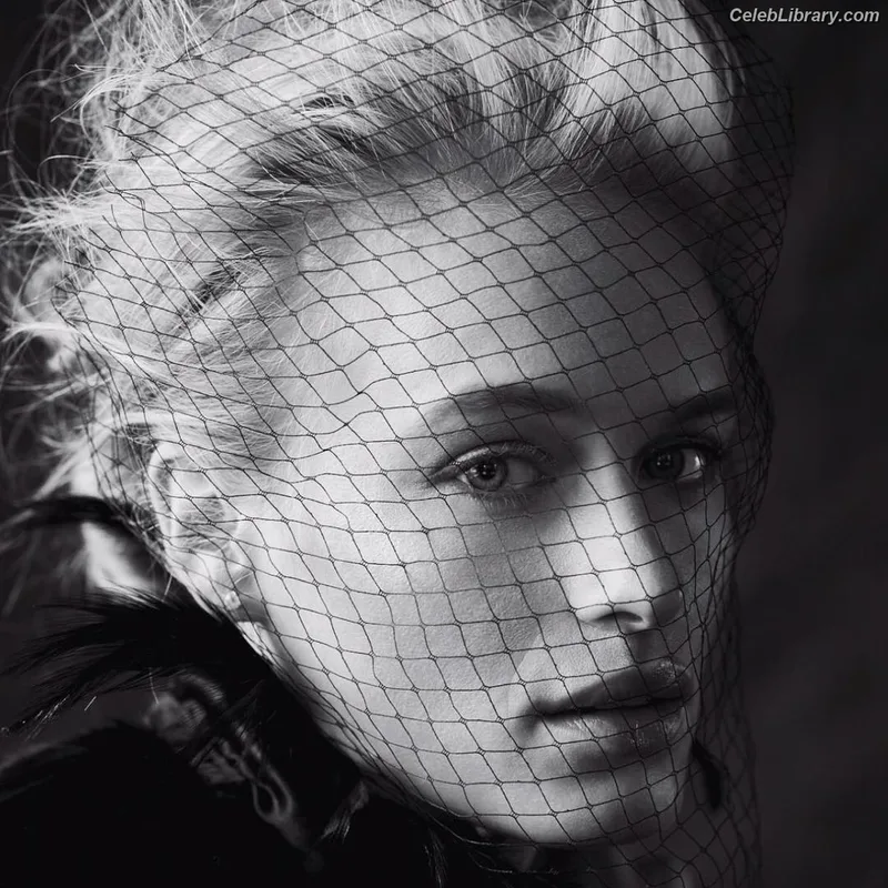 Leven Rambin photo 12 of 215