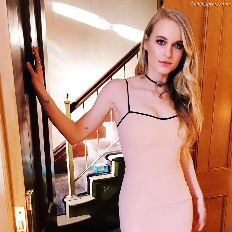 Leven Rambin photo 16 of 215