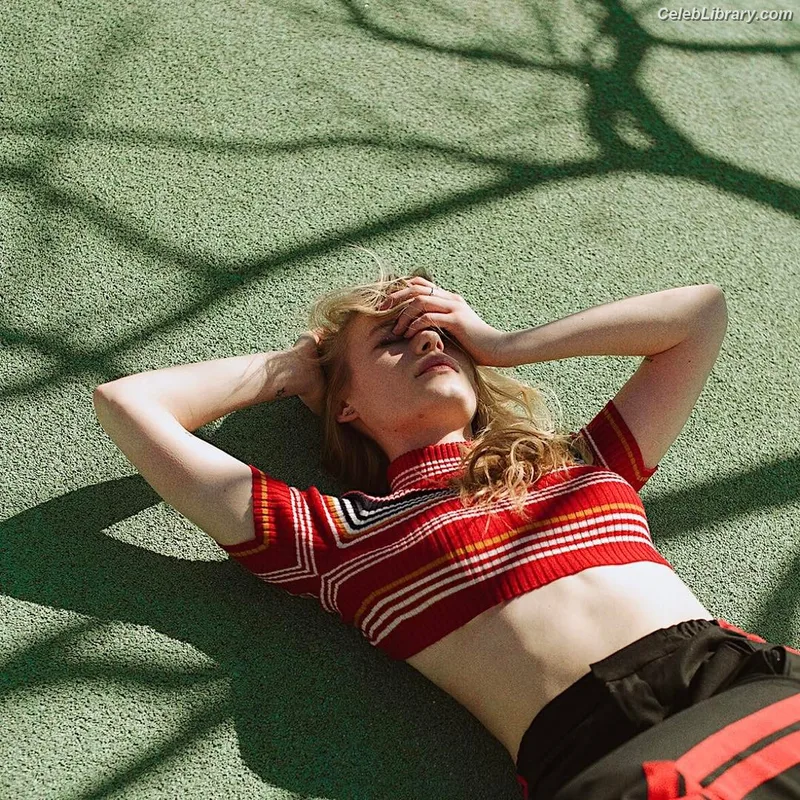 Leven Rambin photo 3 of 215