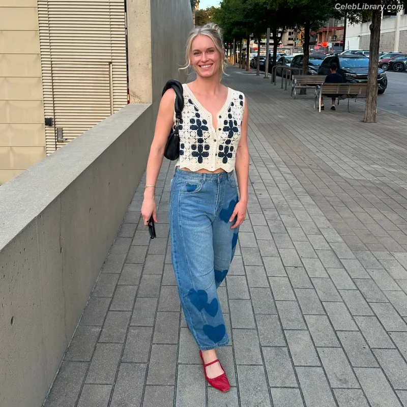 Leven Rambin photo 8 of 215