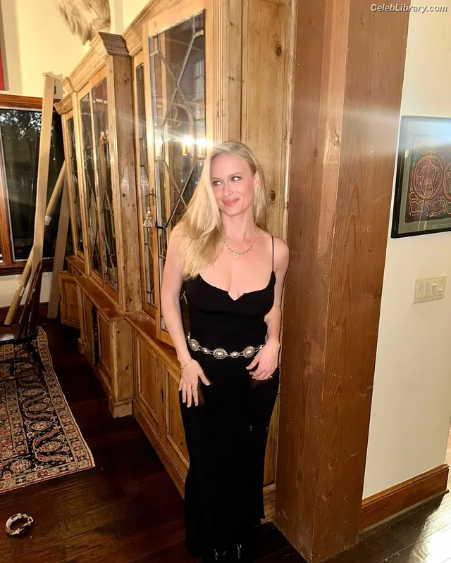 Leven Rambin photo 13 of 215