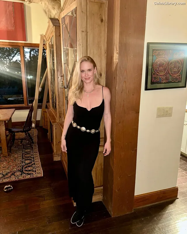 Leven Rambin photo 15 of 215