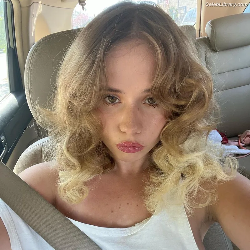 Lexee Smith photo 5 of 549