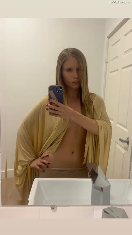 Lexee Smith photo 17 of 549