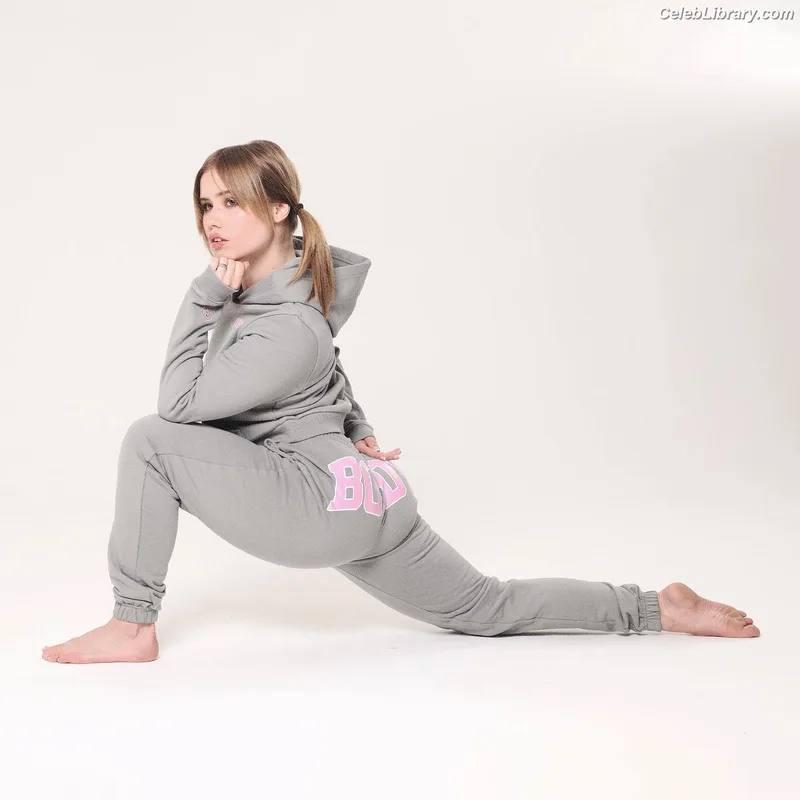 Lexee Smith photo 1 of 549