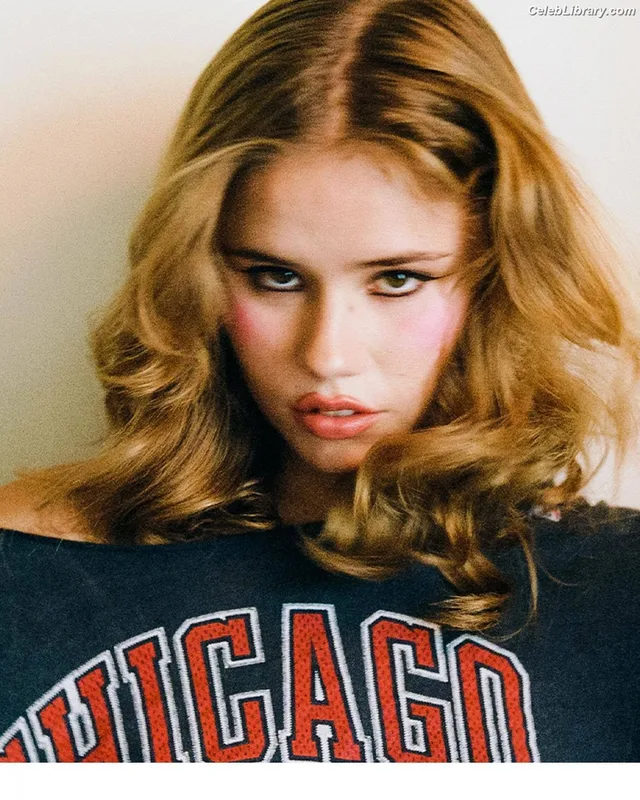 Lexee Smith photo 15 of 549