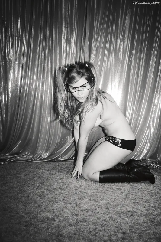 Lexee Smith photo 21 of 549