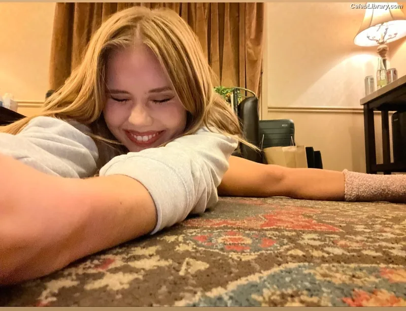 Lexee Smith photo 8 of 549