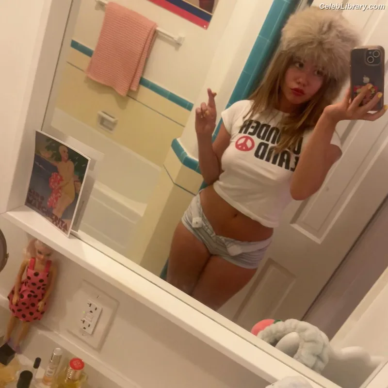 Lexee Smith photo 7 of 549