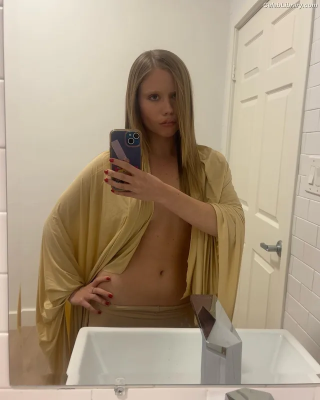 Lexee Smith photo 22 of 549