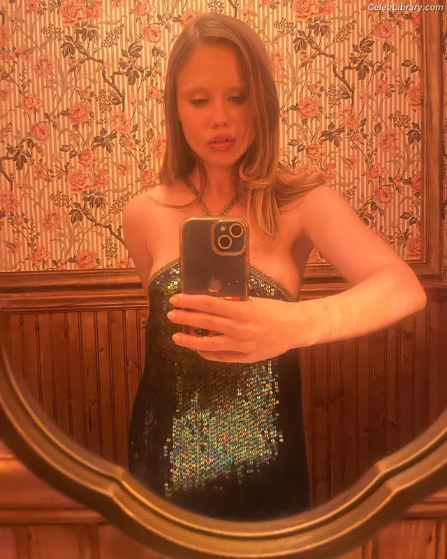 Lexee Smith photo 23 of 549
