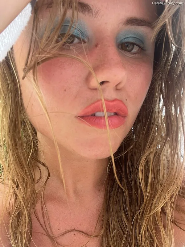 Lexee Smith photo 12 of 549