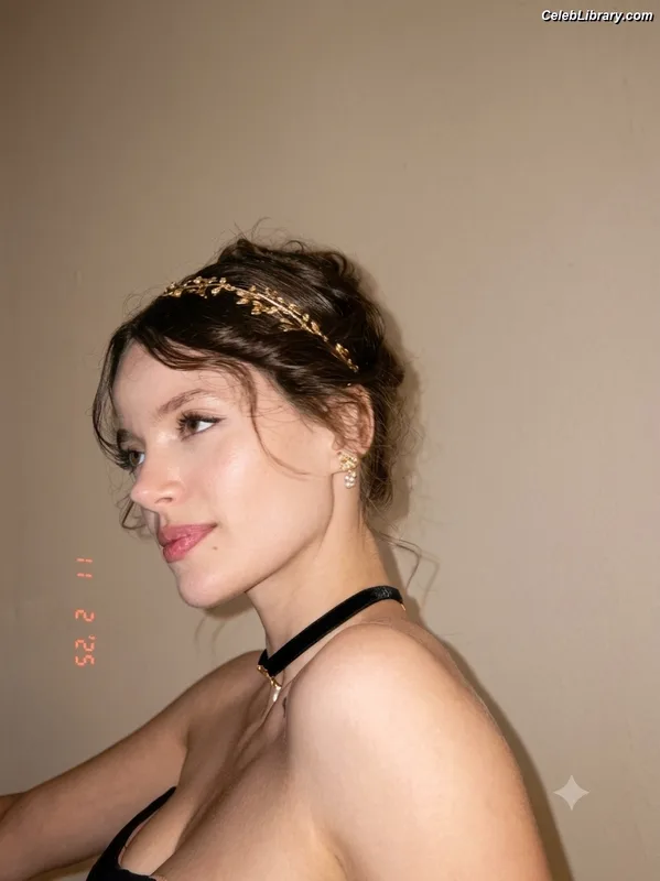 Leyla Tanlar photo 7 of 17