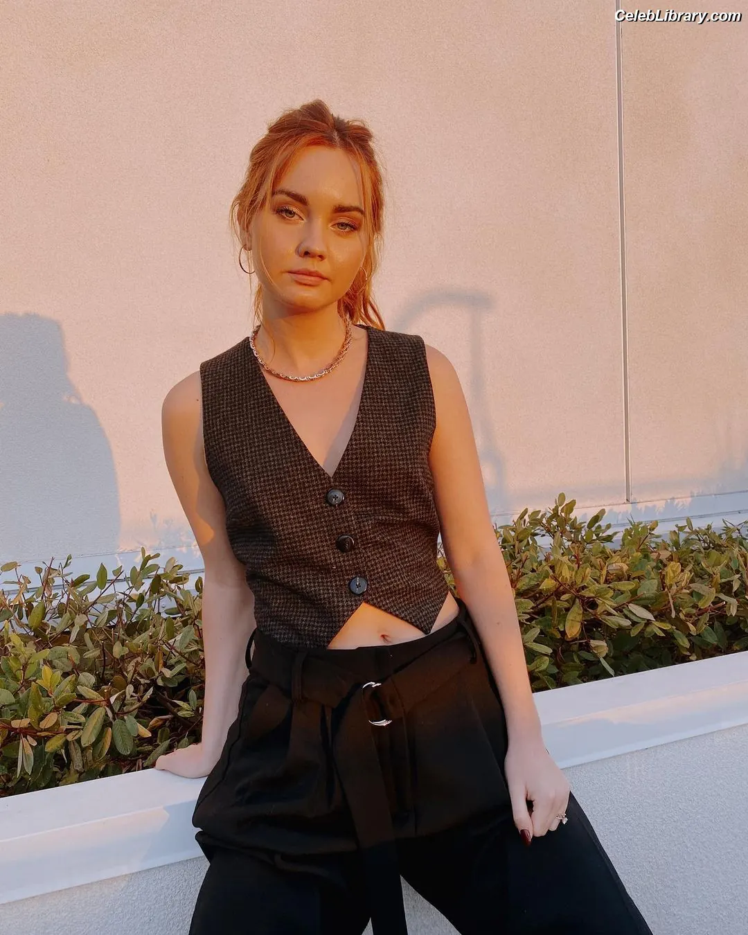 Liana Liberato photo 3 of 197
