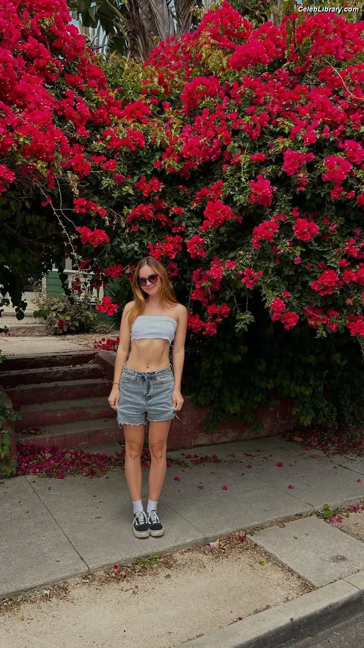 Liana Liberato photo 17 of 197