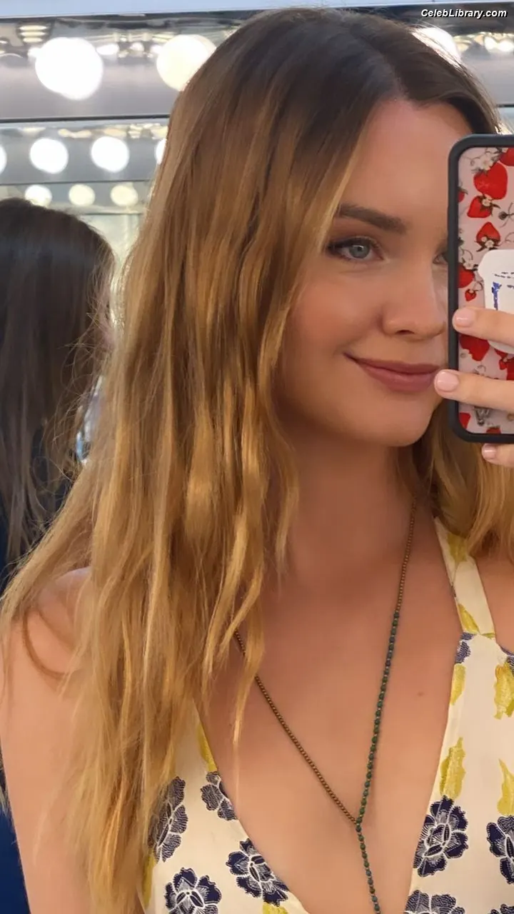 Liana Liberato photo 23 of 197