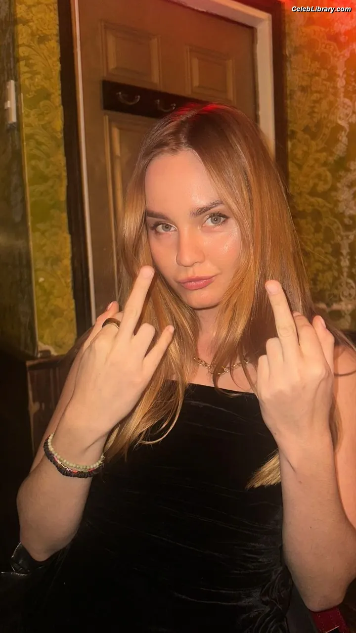 Liana Liberato photo 3 of 197