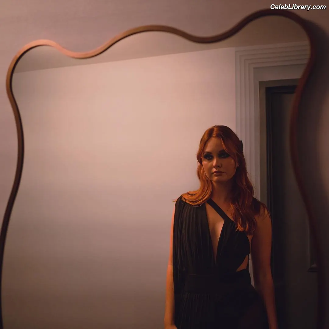 Liana Liberato photo 7 of 197