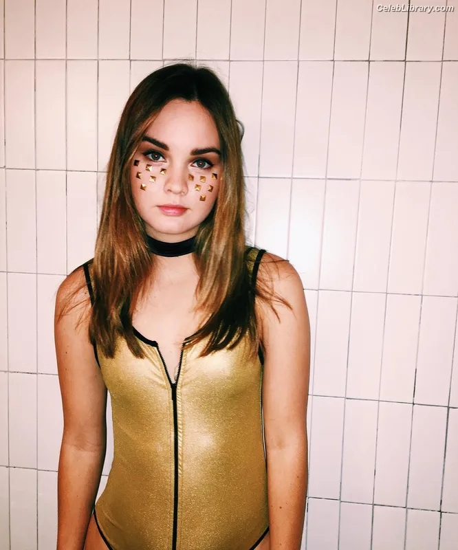 Liana Liberato photo 14 of 198