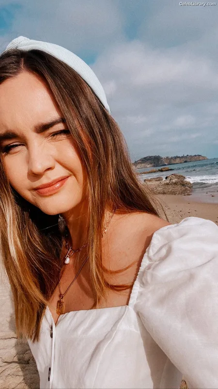 Liana Liberato photo 8 of 198