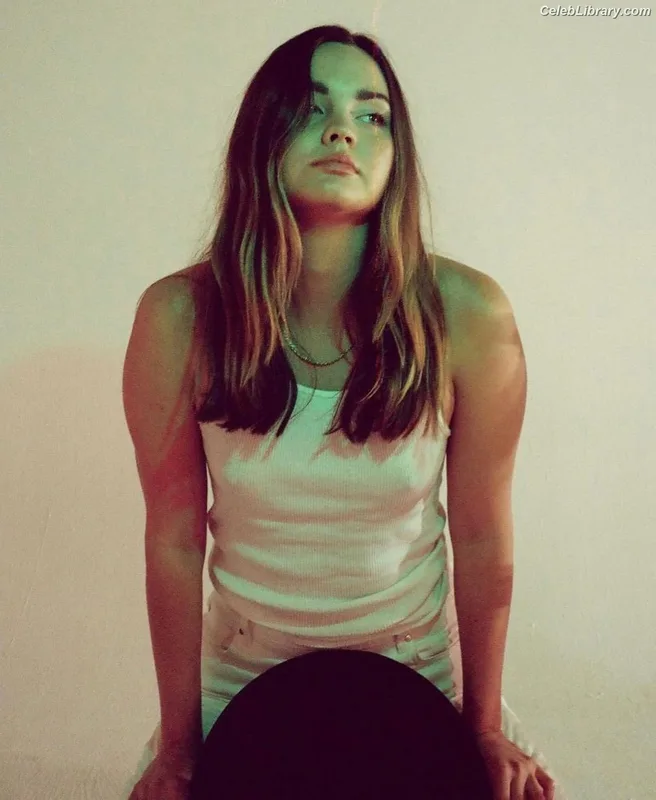 Liana Liberato photo 2 of 198