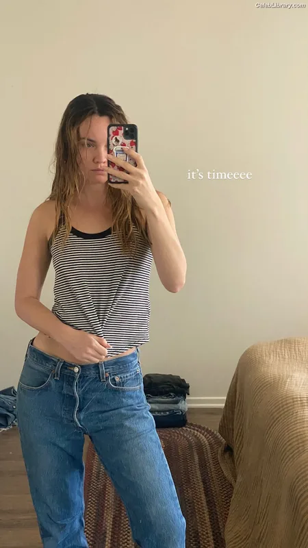 Liana Liberato photo 10 of 198