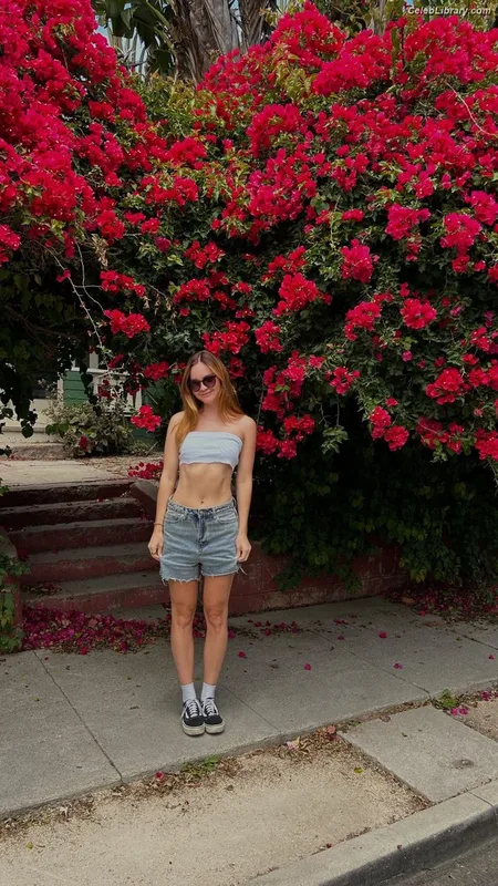 Liana Liberato photo 17 of 198
